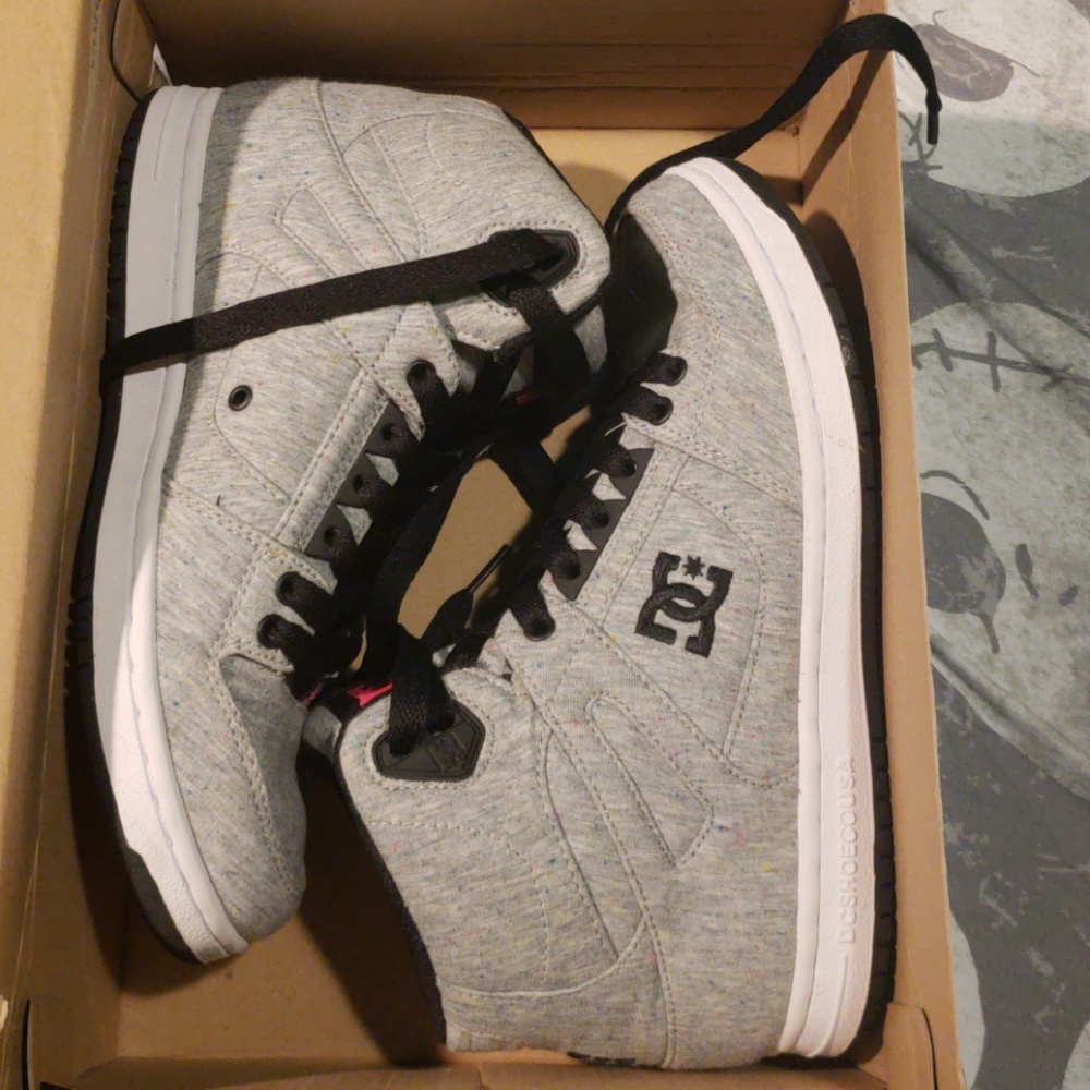 DC shoes